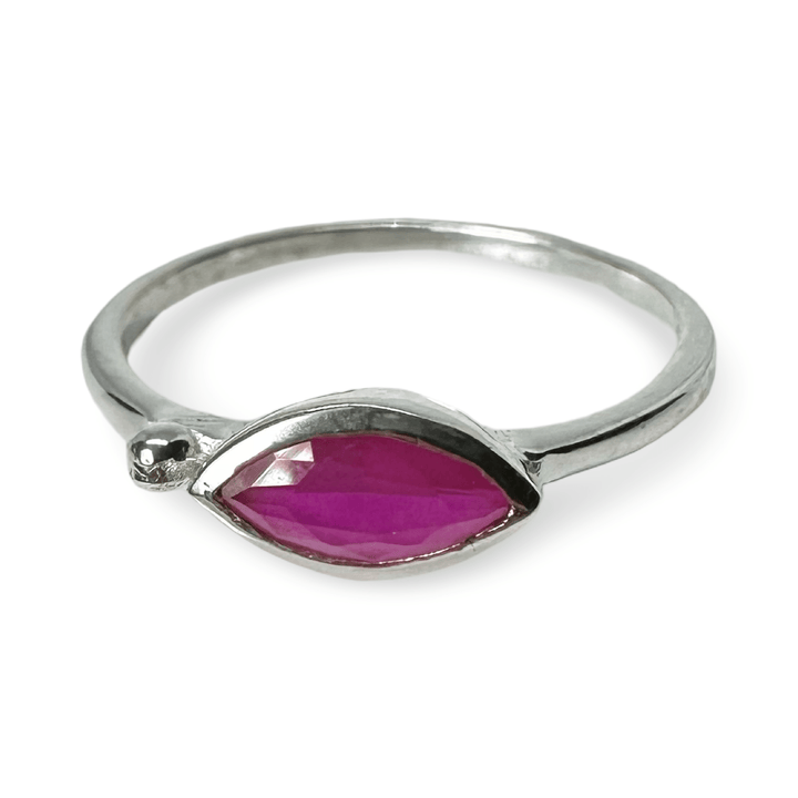 Zarter, eleganter Silberring mit farbigem ovalem Schmuckstein - Atelier Tibet