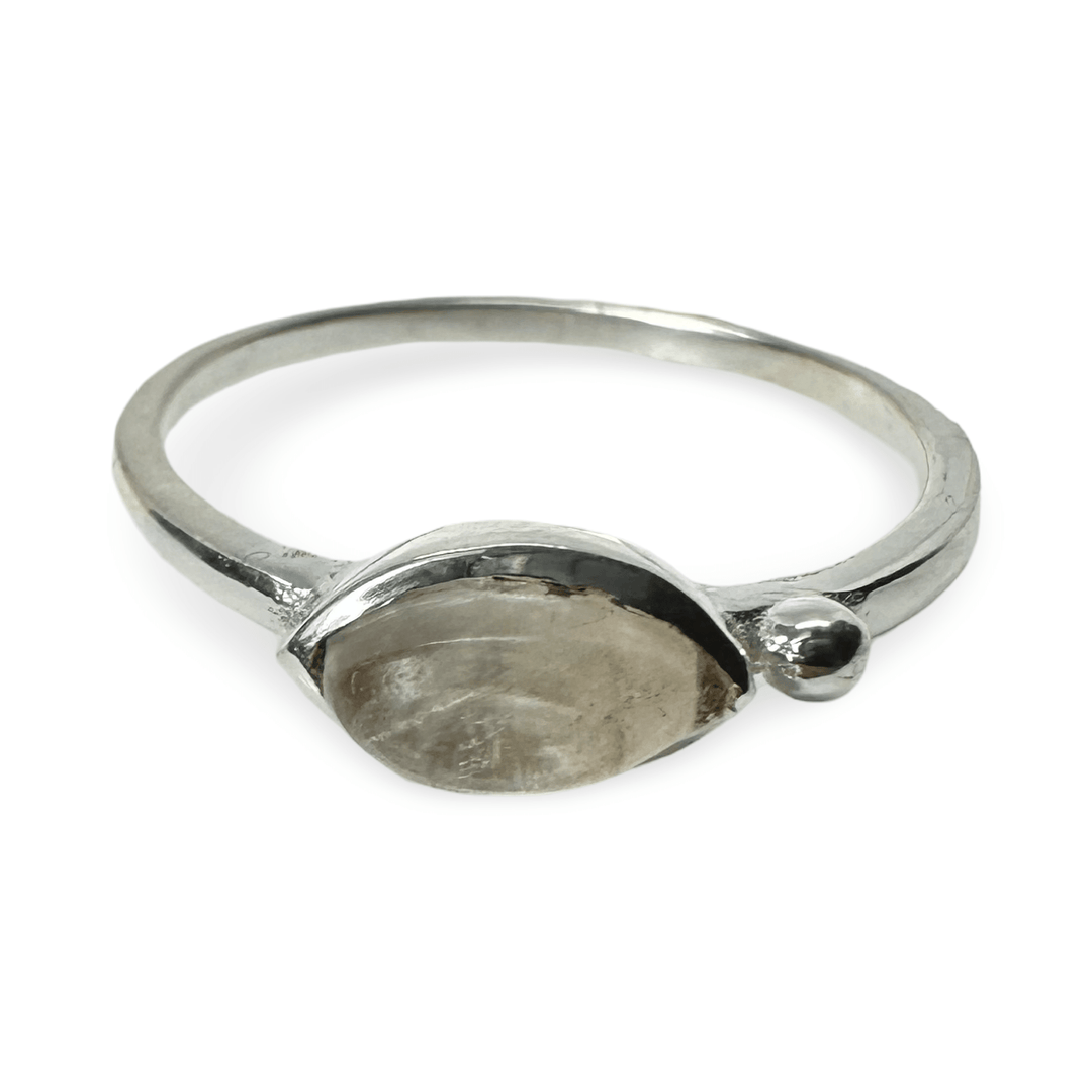Zarter, eleganter Silberring mit farbigem ovalem Schmuckstein - Atelier Tibet