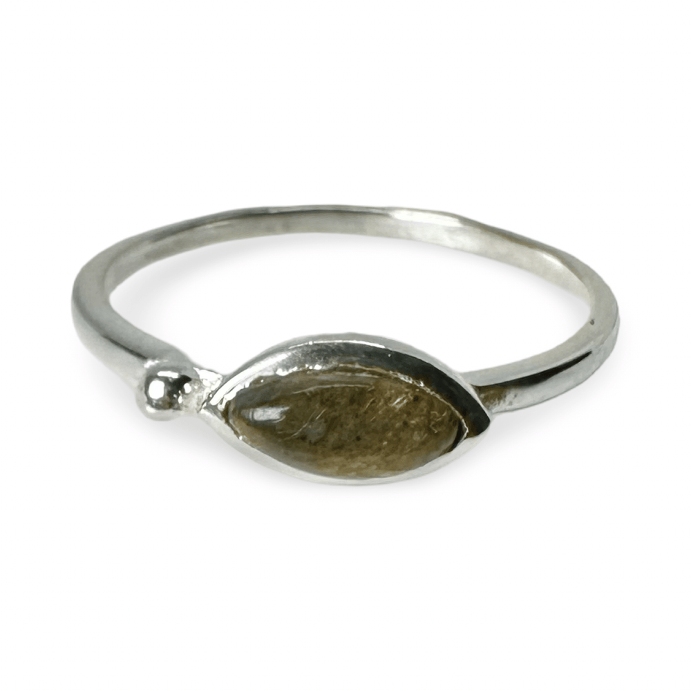 Zarter, eleganter Silberring mit farbigem ovalem Schmuckstein - Atelier Tibet