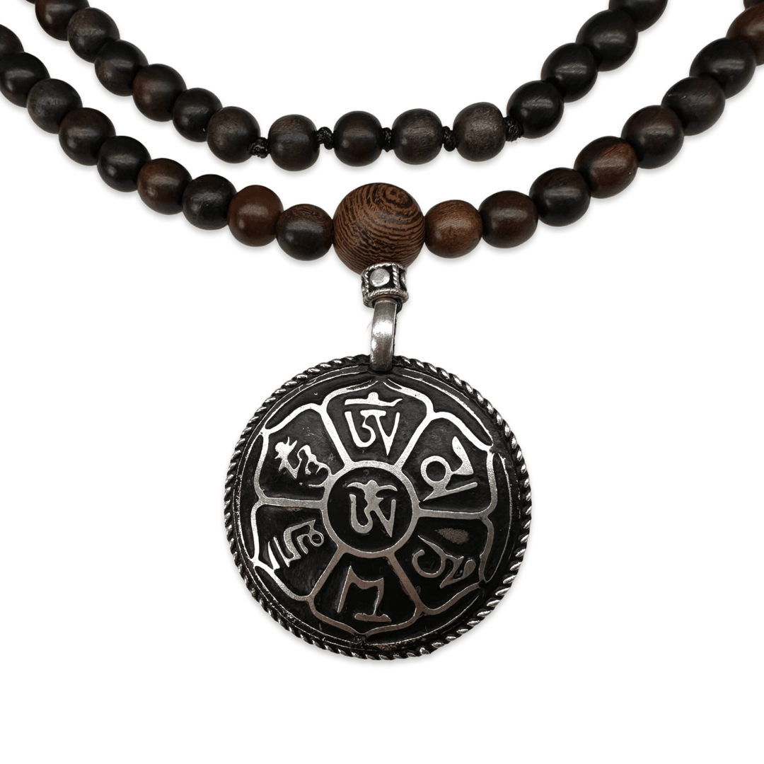 Zierliche Ebenholz-Mala mit Amulett - Atelier Tibet