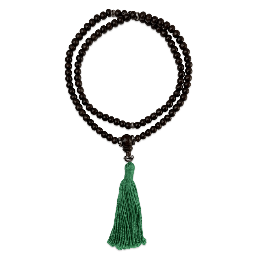 Zierliche Rosenholz - Mala mit Silberperlen und Quaste - Atelier Tibet