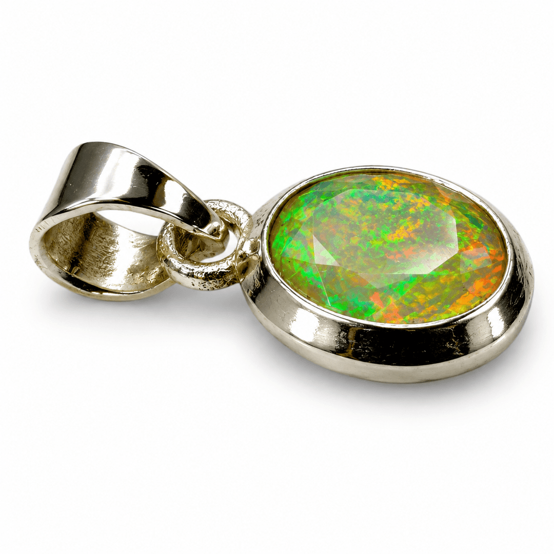 Zierlicher Opal Anhänger aus Silber - Atelier Tibet