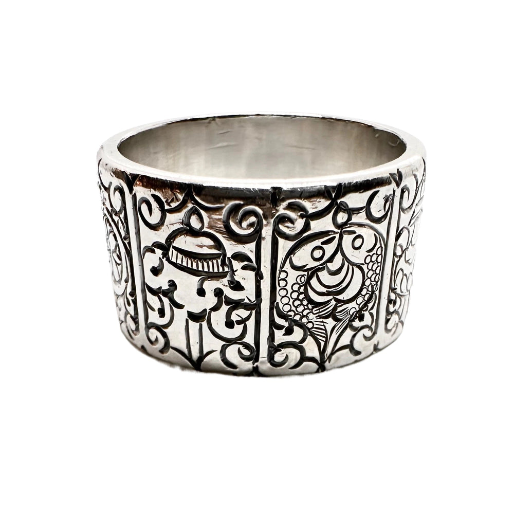 Ziselierter Glückssymbol-Ring aus Silber - Atelier Tibet