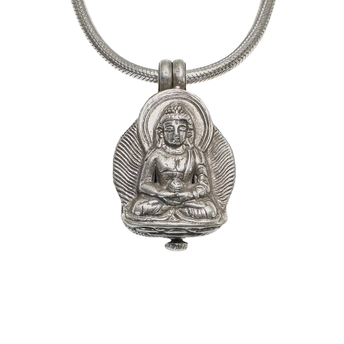 Amitabha Buddha Ghau Anhänger aus Silber - Atelier Tibet