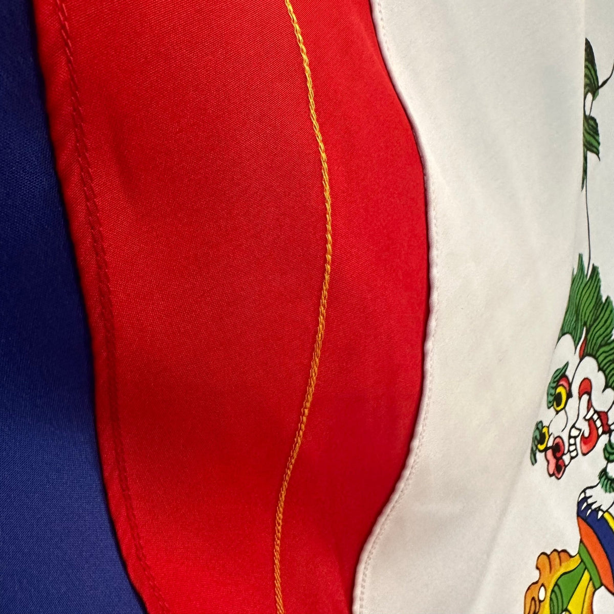 Aufwendig hergestellte, grosse «Schneelöwen-Flagge» aus Seide - Atelier Tibet