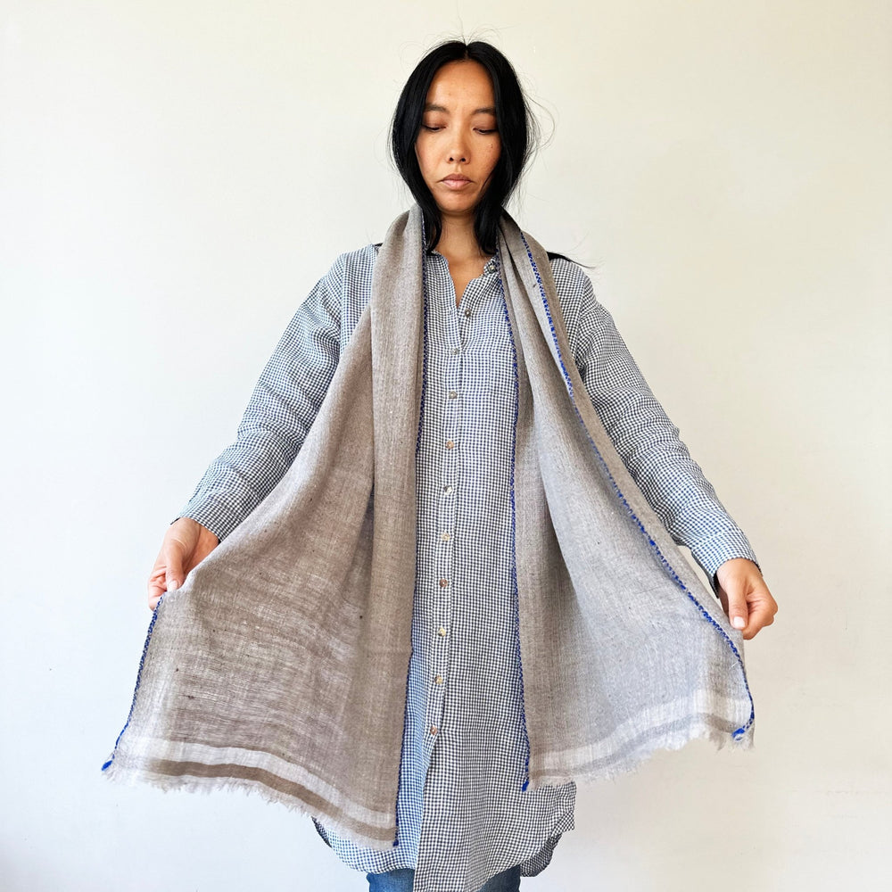 Himalaya-Schal | 100% Yak-Wolle | Grey BlueBorder - Atelier Tibet