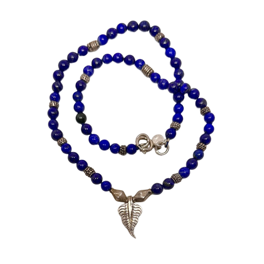 Lapis Lazuli-Halskette mit Bodhi-Blatt-Anhänger - Atelier Tibet
