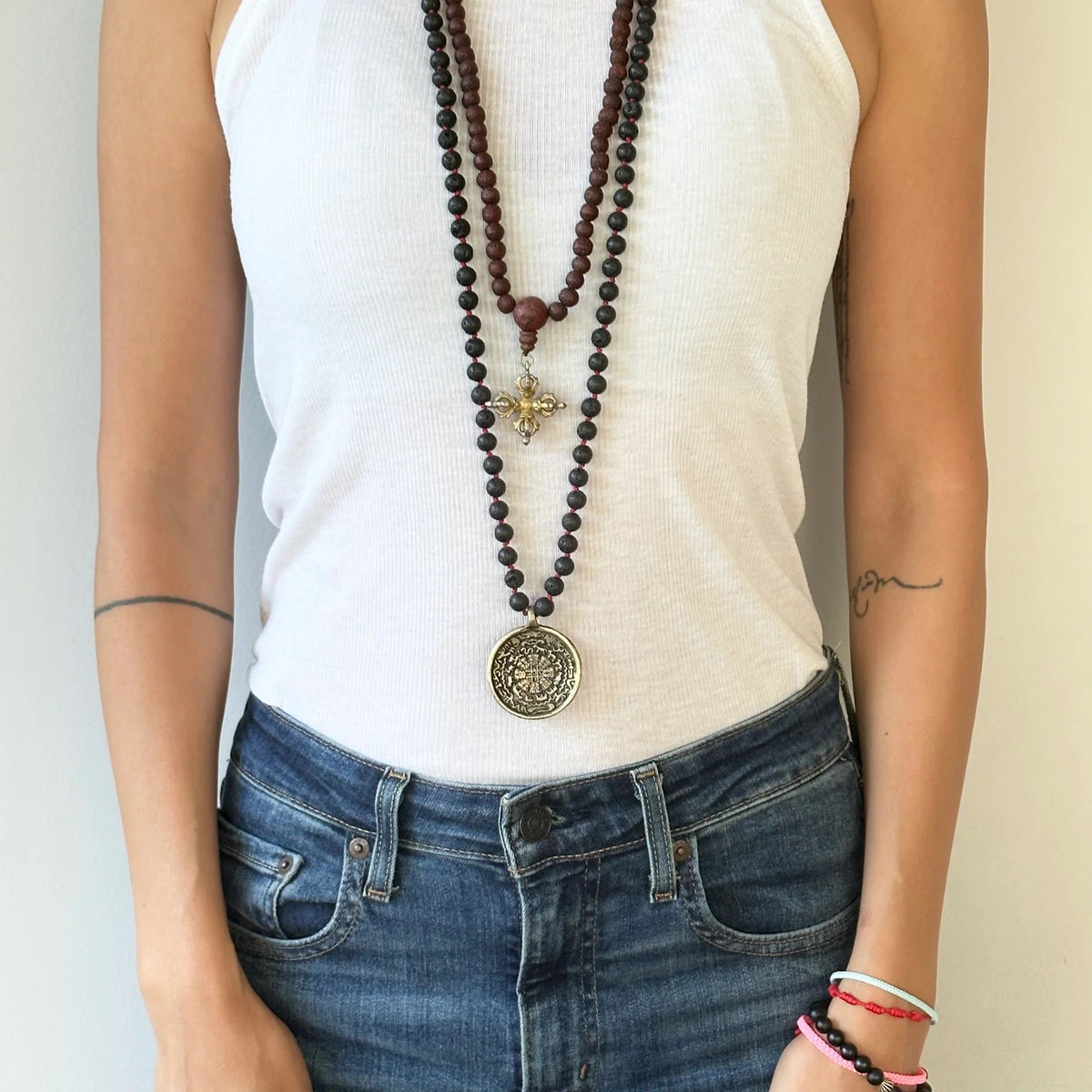Lava-Mala mit Schutz-Amulett - Atelier Tibet