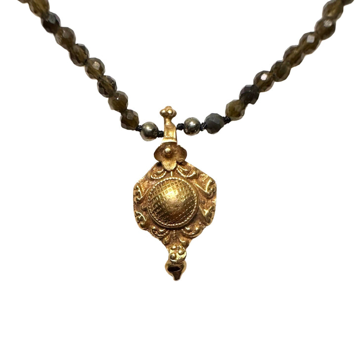 Limited Edition #2: Obsidian-Halskette mit antikem indischem Goldanhänger - nur 3 Stück! - Atelier Tibet