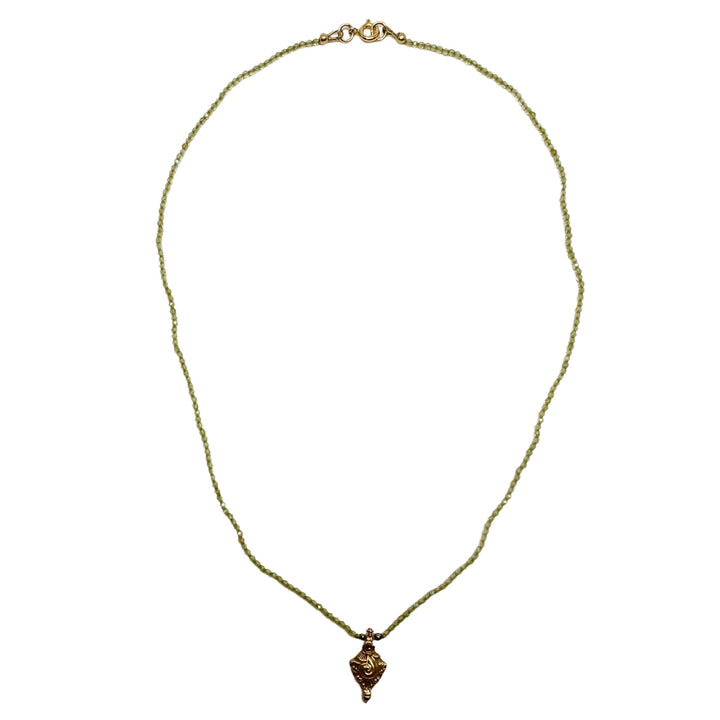 Limited Edition #4: Peridot-Halskette mit antikem indischem Goldanhänger - nur 3 Stück! - Atelier Tibet