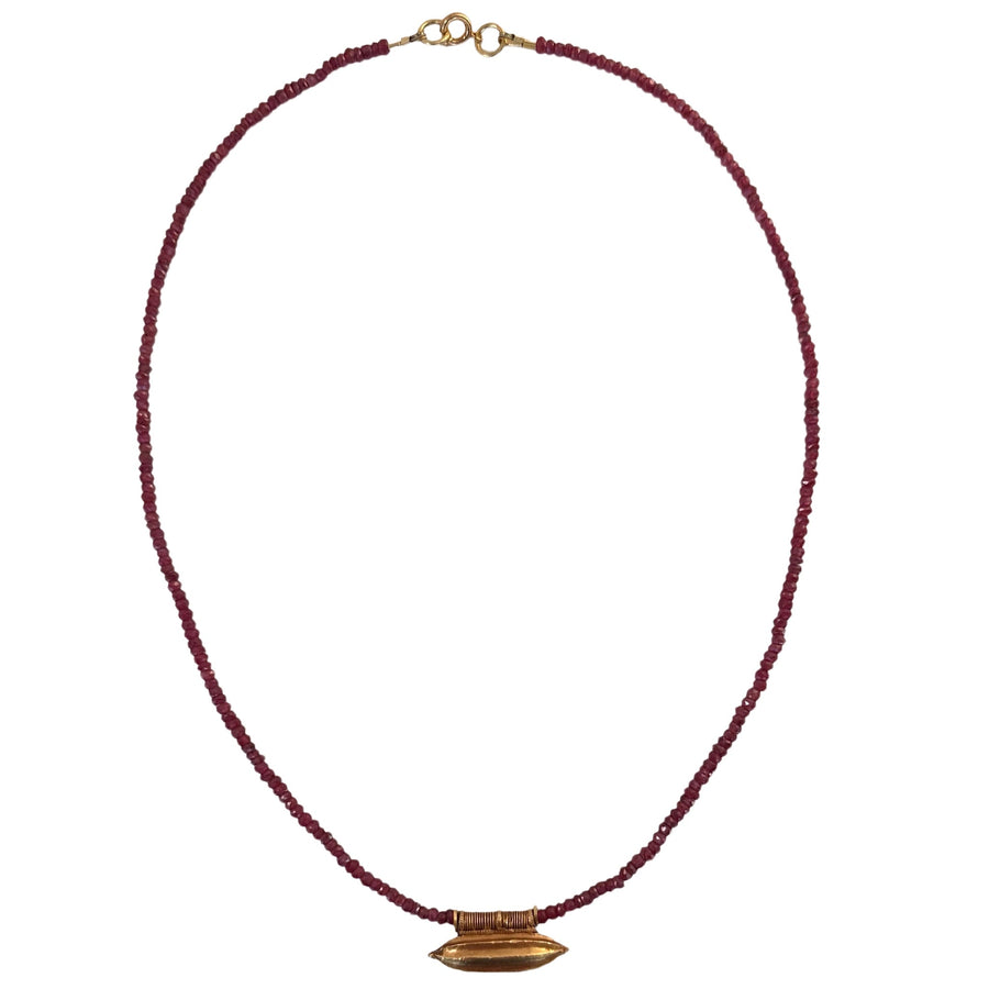 Limited Edition #8: Rubin-Halskette mit antikem indischem Goldanhänger - nur 3 Stück! - Atelier Tibet