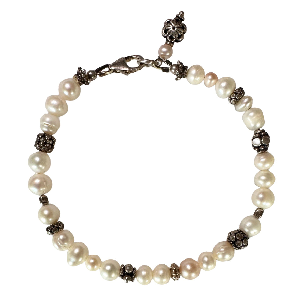 Mala-Armband mit Süsswasserperlen und Silberelementen - Atelier Tibet