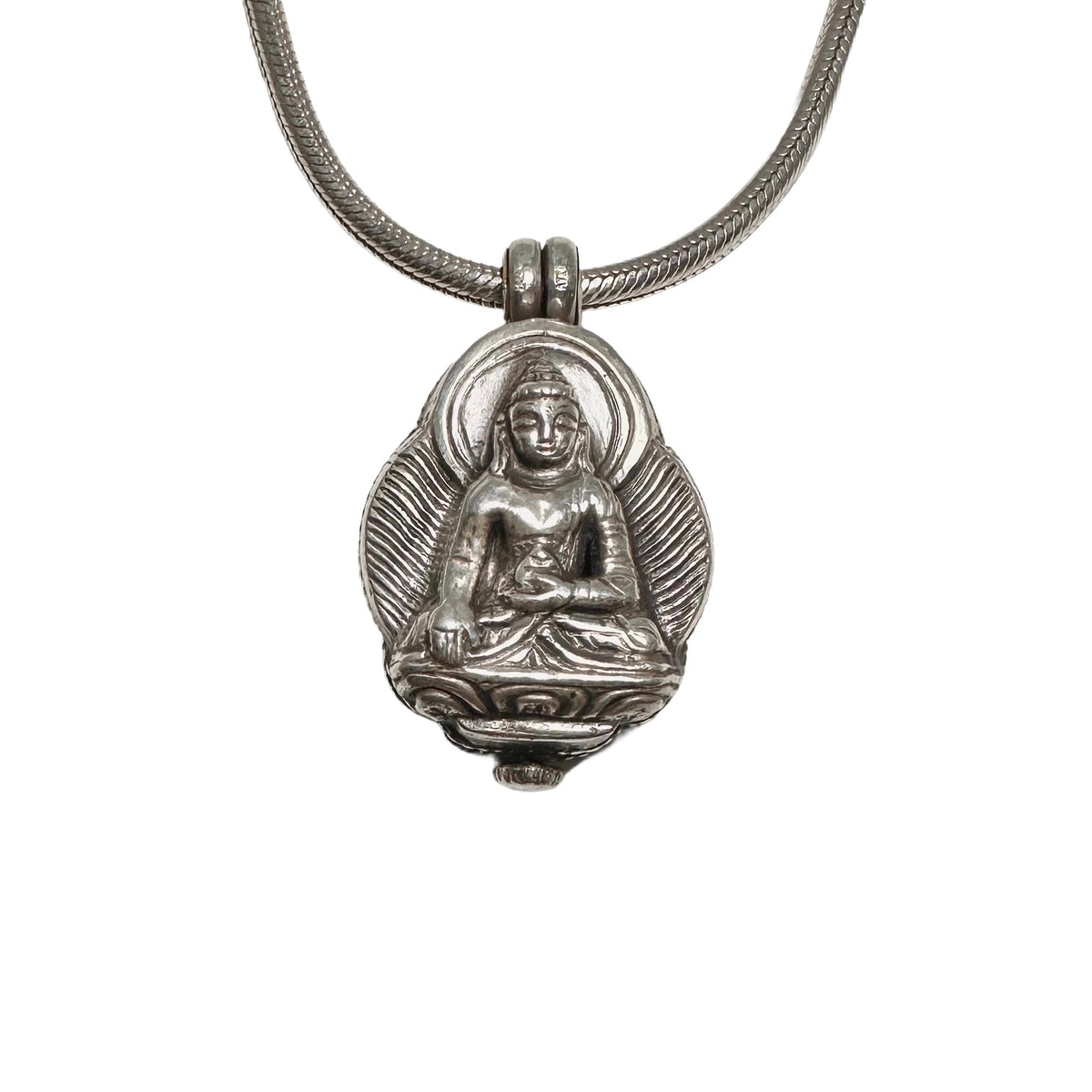 Shakyamuni Buddha Ghau Anhänger aus Silber - Atelier Tibet