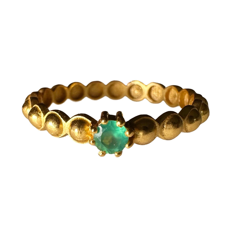 Vergoldeter Ring mit Punkt-Kreis und Onyx-Einlage - Atelier Tibet